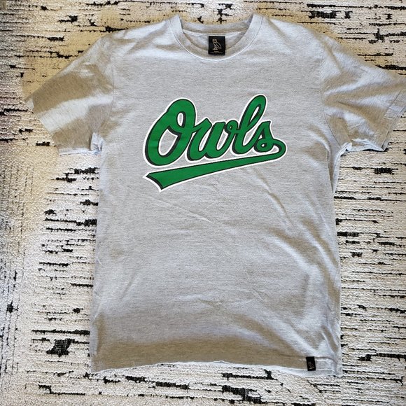 October's Very Own Owl's T-shirt - Picture 1 of 7